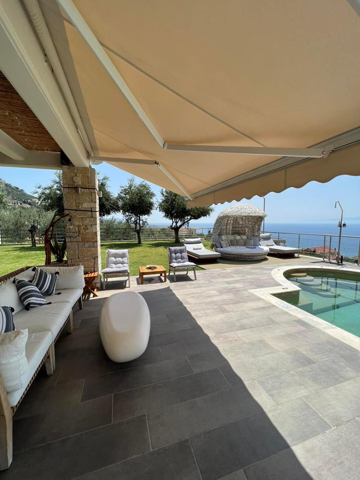 Las Vergas - Enjoy Our Swimming Pool In Kalamata, Greece Buitenkant foto